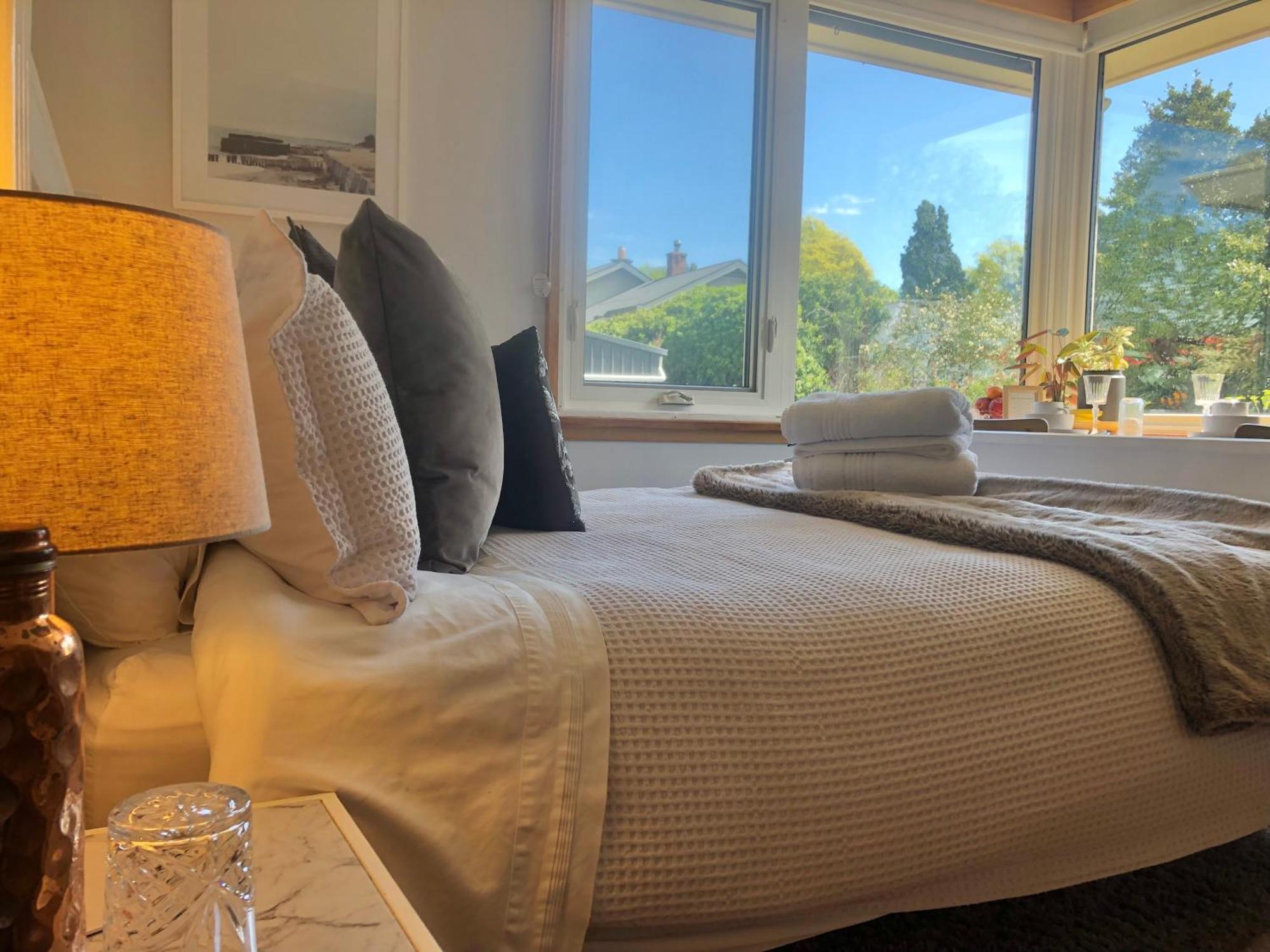Lovely Budget Vegan Homestay Launceston Bagian luar foto
