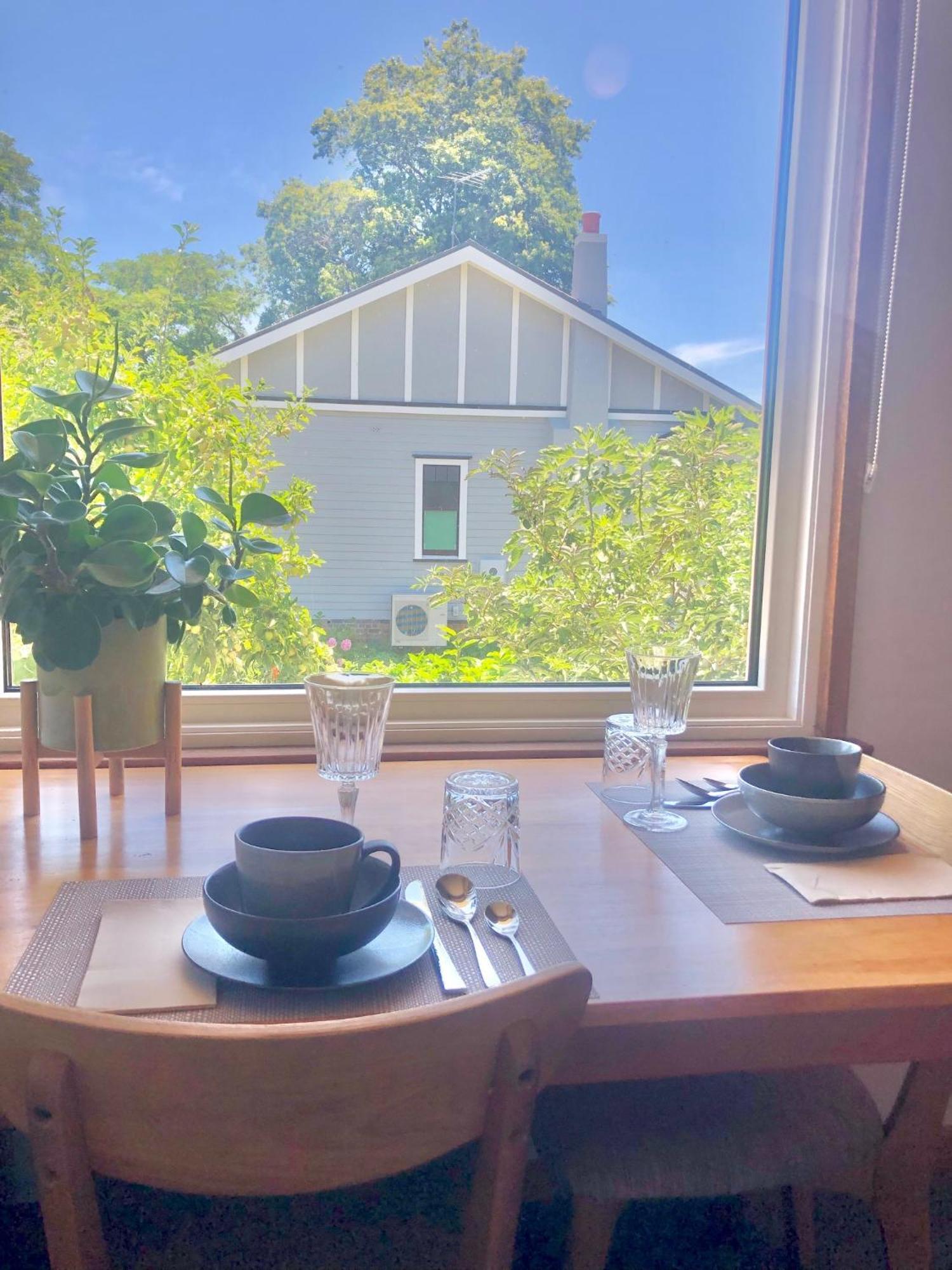 Lovely Budget Vegan Homestay Launceston Bagian luar foto